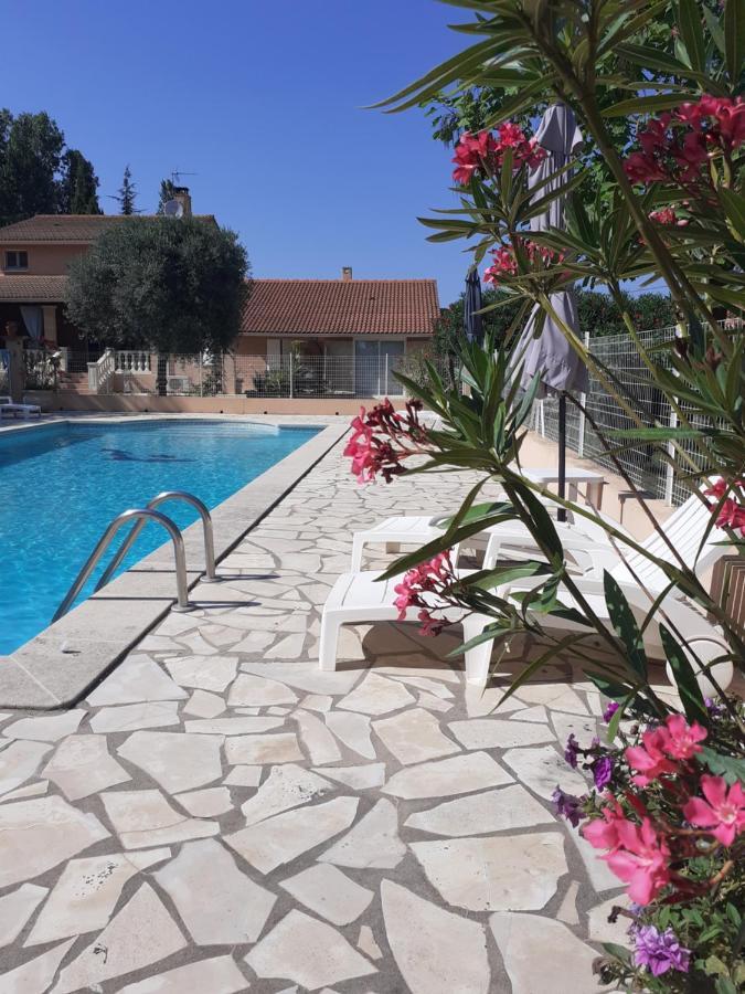 B&B Gite D'Ayran Saint-Quentin-la-Poterie Exterior foto