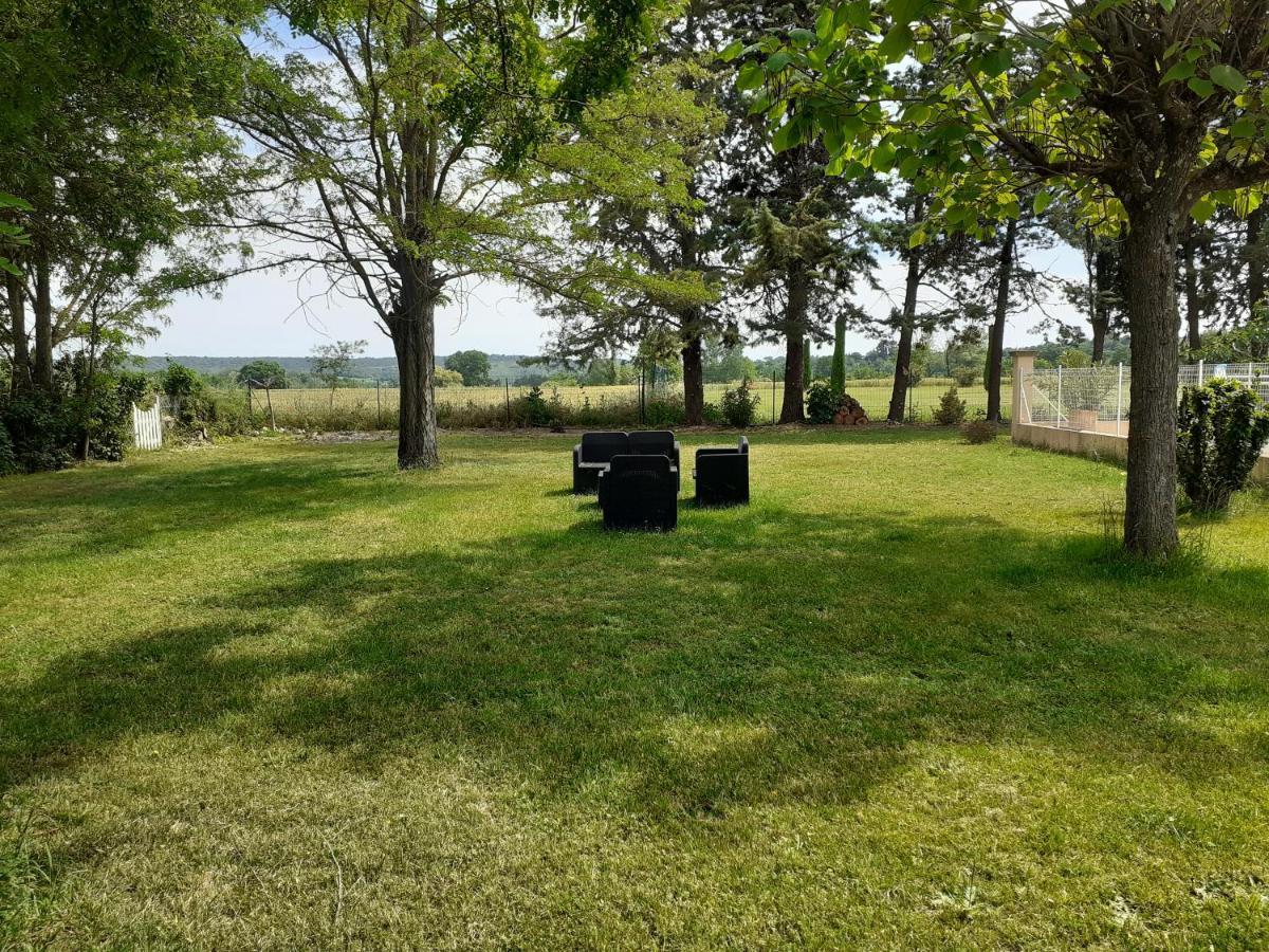 B&B Gite D'Ayran Saint-Quentin-la-Poterie Exterior foto